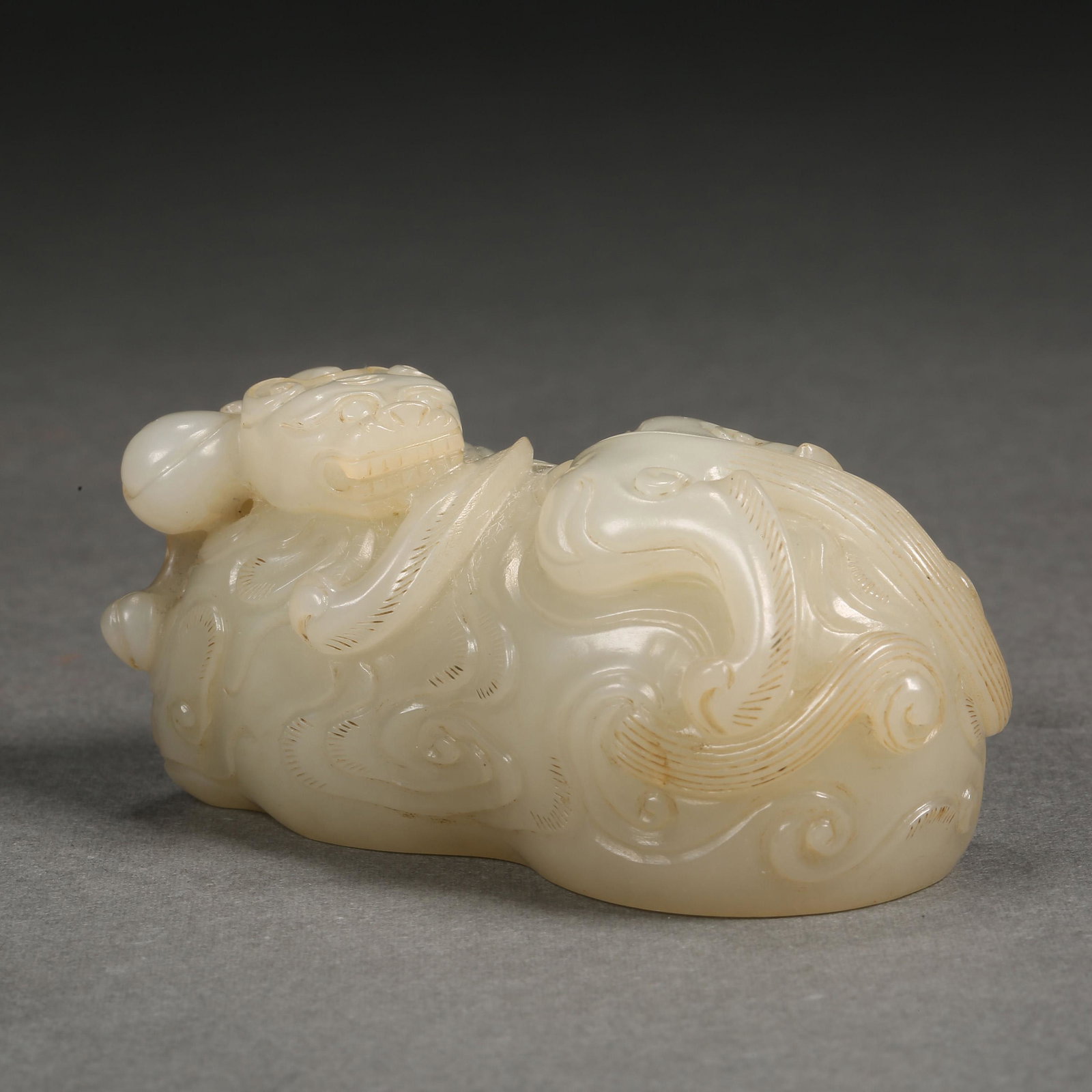 CHINESE QING DYNASTY HETIAN JADE BEAST (1 of 9)