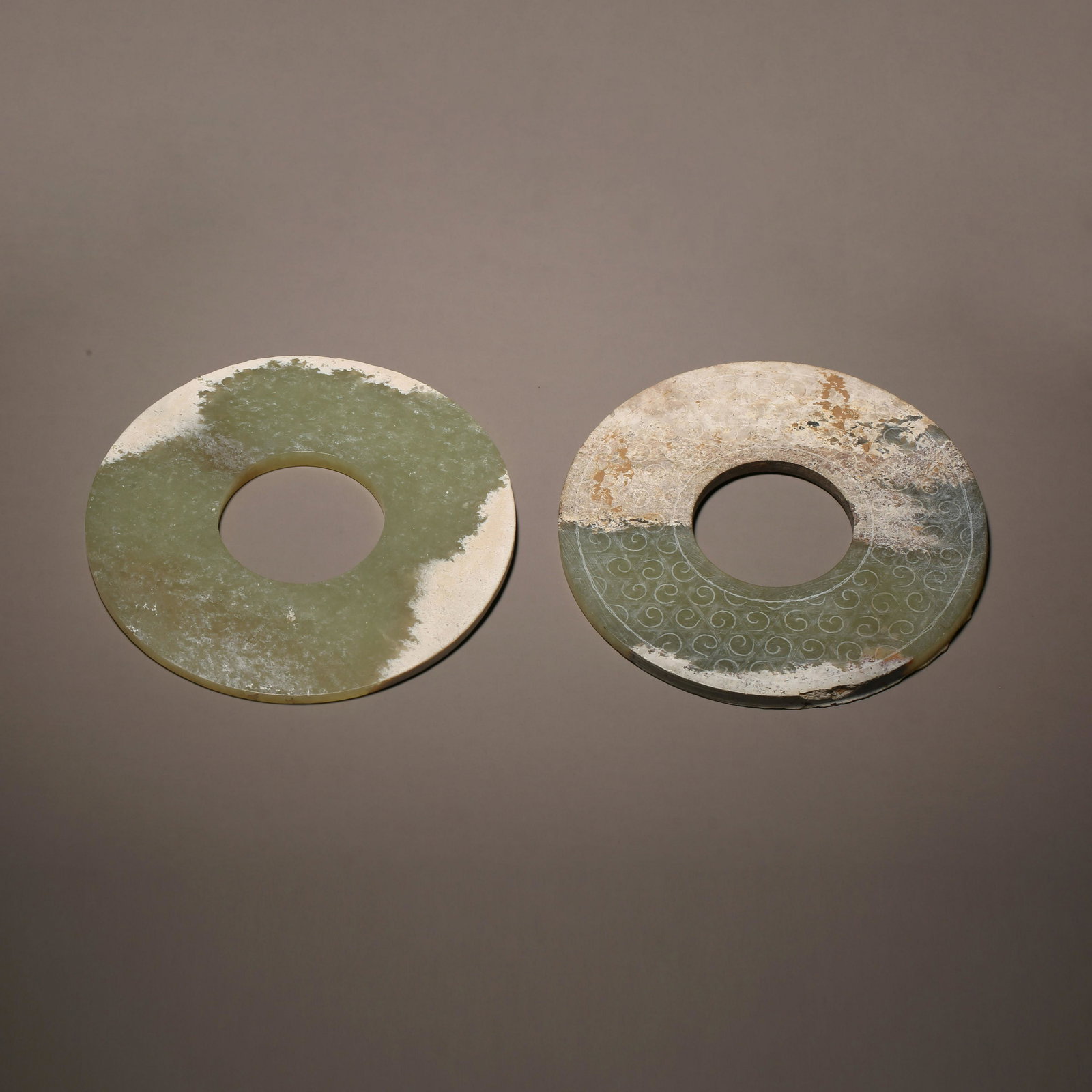 CHINESE HAN DYNASTY HETIAN JADE BI (1 of 8)