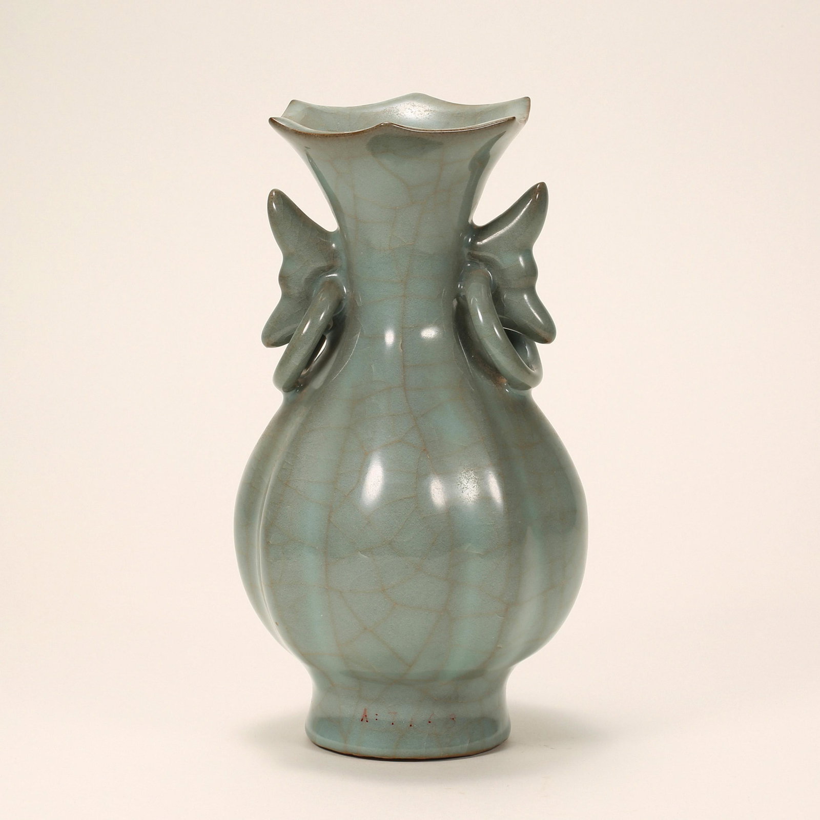 QING DYNASTY GE WARE AMPHORA (1 of 12)