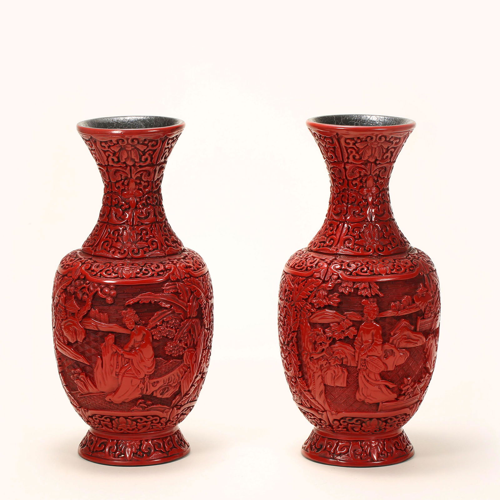 QING DYNASTY RED CHARACTER BOTTLE (1 of 11)