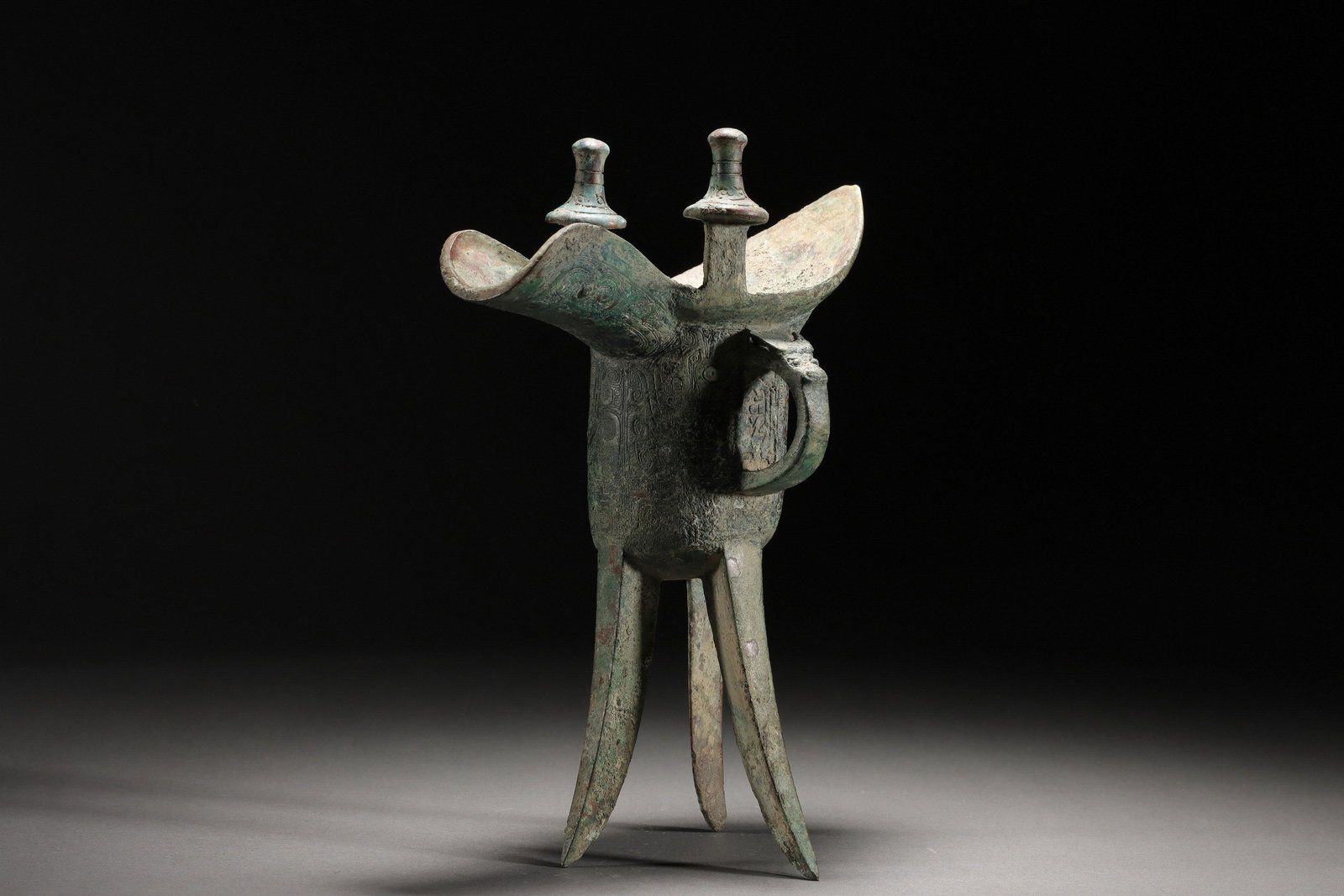 HAN DYNASTY BRONZE JUE CUP (1 of 10)