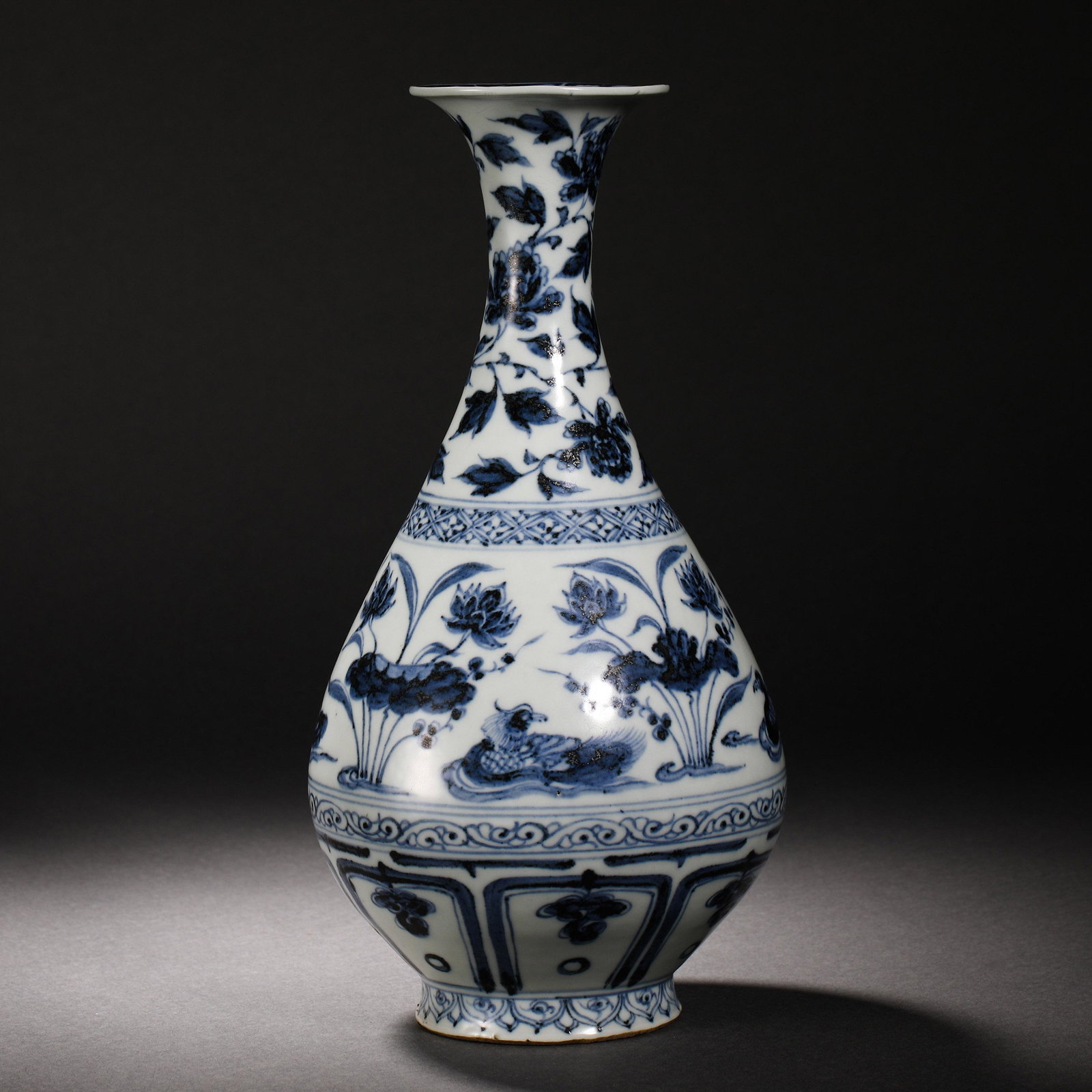 YUAN DYNASTY BLUE AND WHITE FLOWERS SPRING POT (1 of 10)