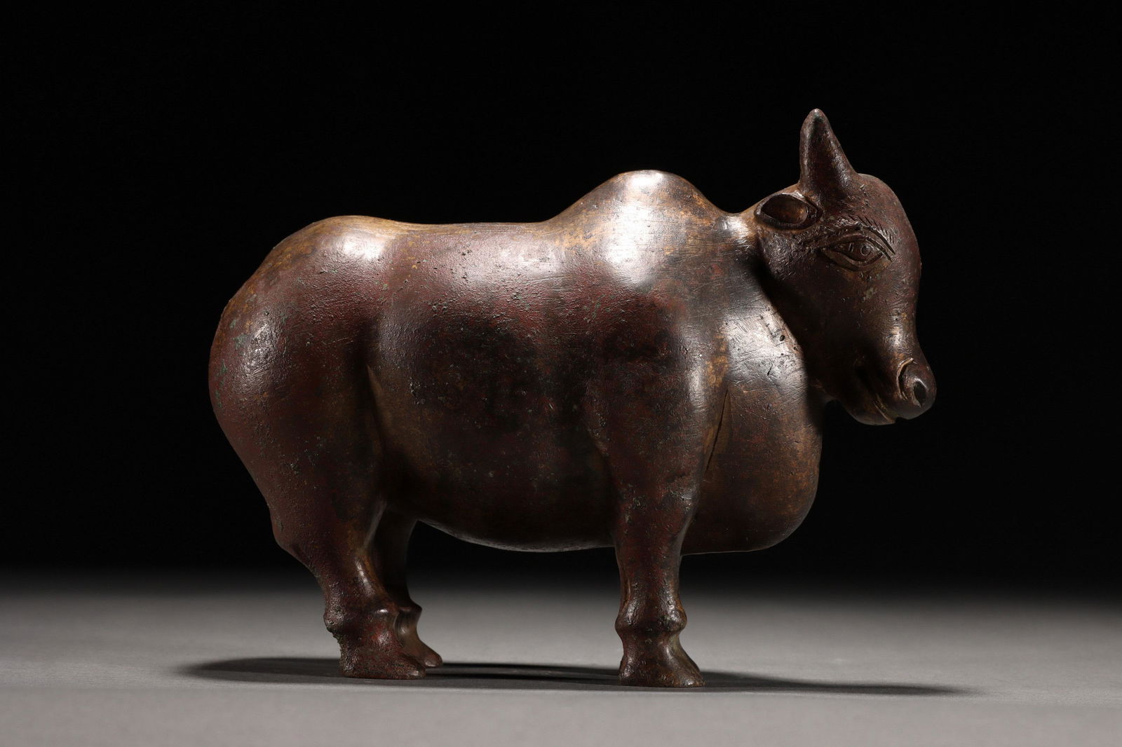 HAN DYNASTY BRONZE CATTLE (1 of 8)