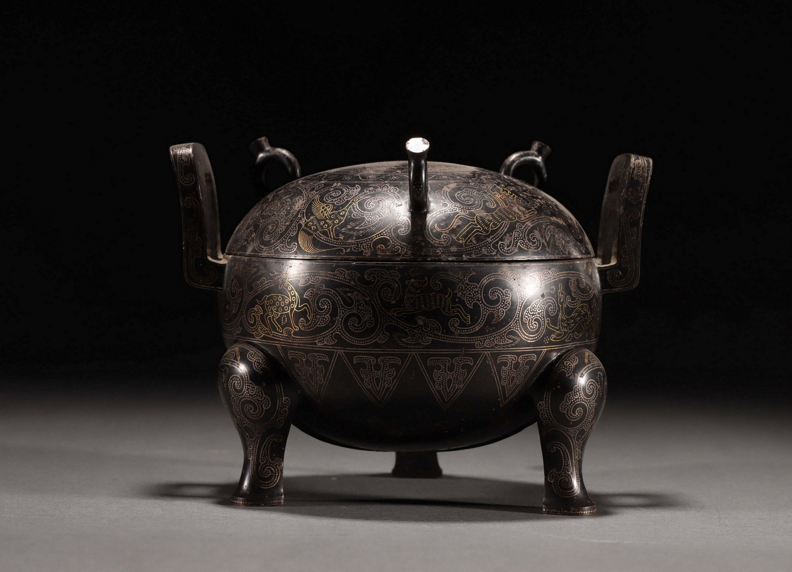 HAN DYNASTY SILVER DING INLAID WITH GOLD (1 of 7)