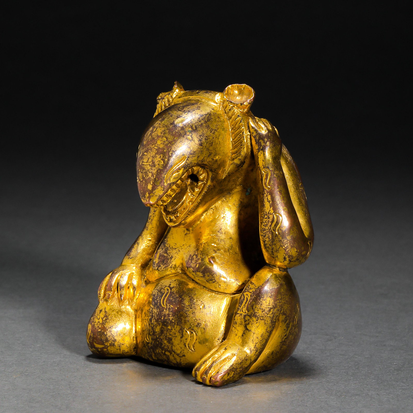 BRONZE BEAR BEFORE MING DYNASTY (1 of 14)