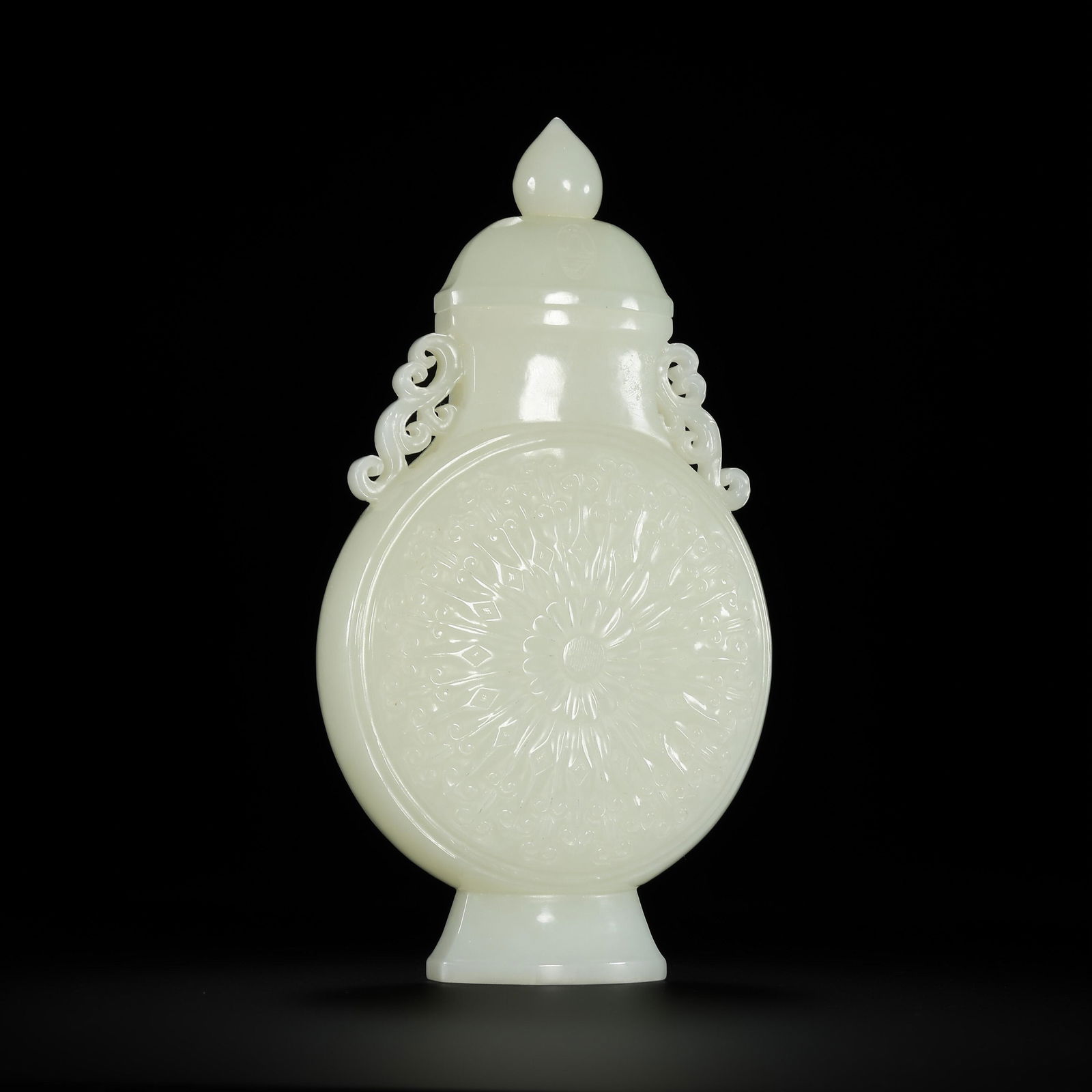 WHITE HETIAN JADE LID VASE, QING DYNASTY, CHINA (1 of 10)