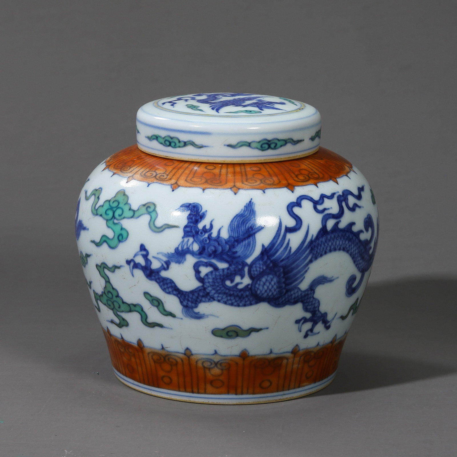 CHINESE QING DYNASTY DRAGON PATTERN "TIAN" LID JAR (1 of 13)