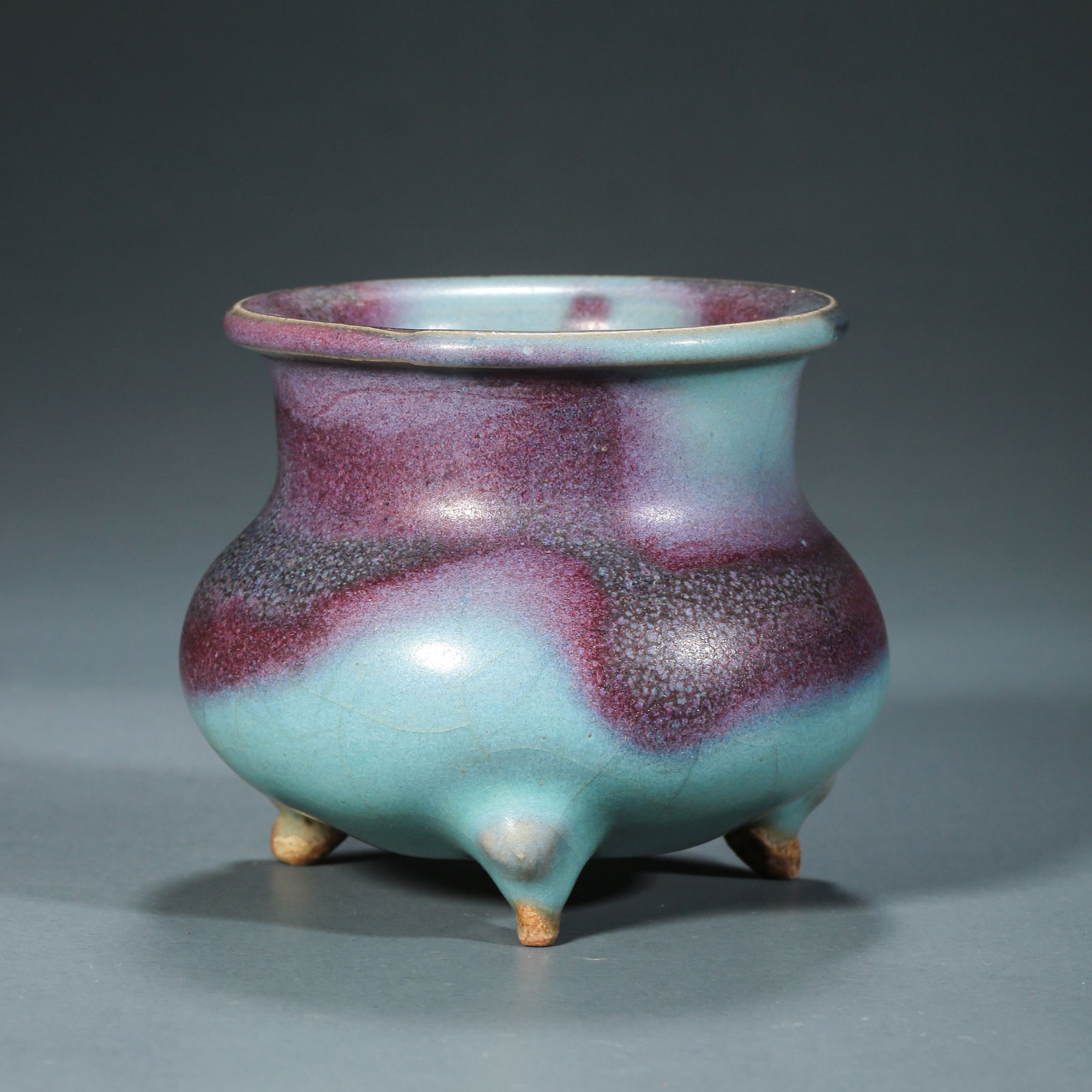 China's Northern Song Dynasty Jun kiln sky blue glaze hanging red stove (1 of 9)