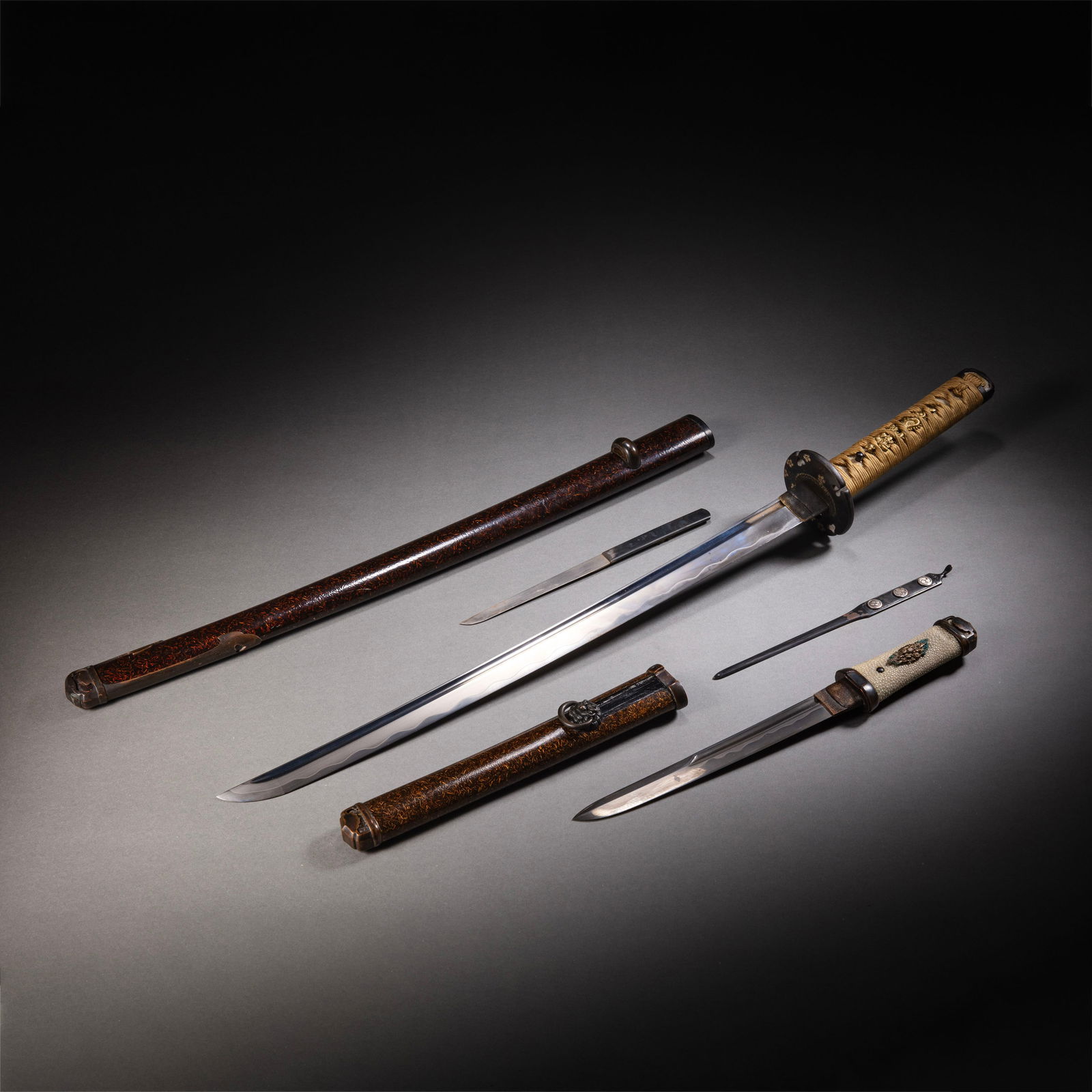 A set of Japanese samurai swords and short swords from the 17th century (1 of 16)