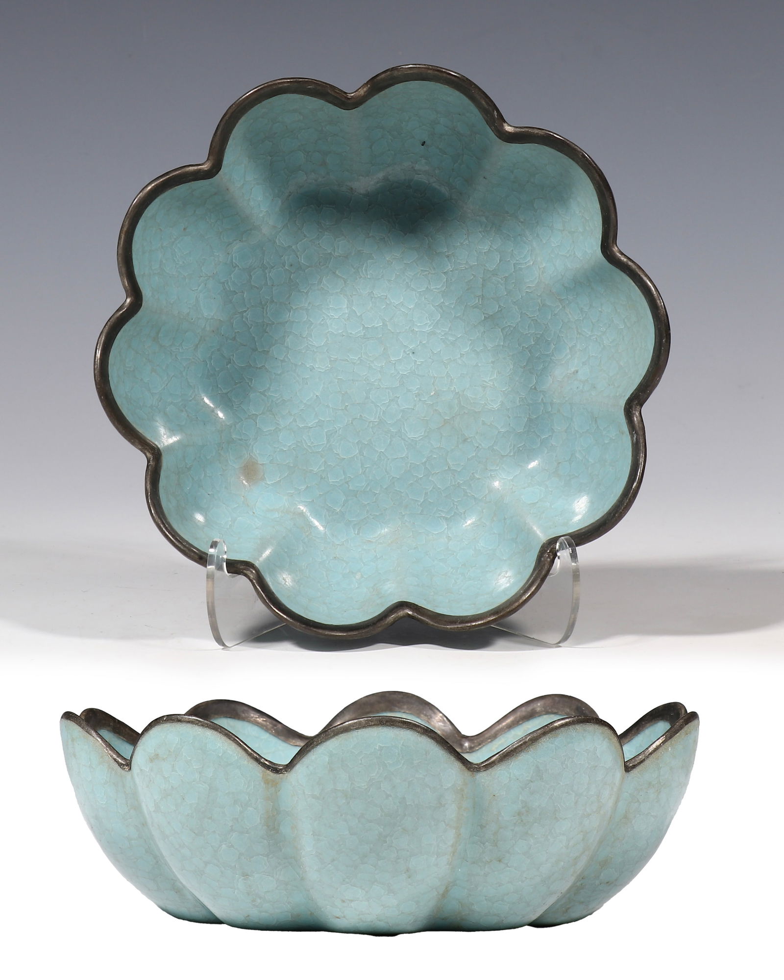 Chinese Song Dynasty celadon bowl with flower mouth (1 of 10)