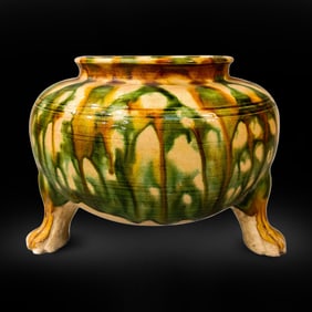 Chinese Tang Dynasty three-color tripod stove