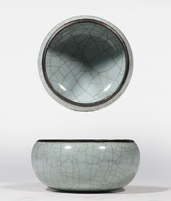 Chinese Song Dynasty Guan Kiln Ice Crack Bowl