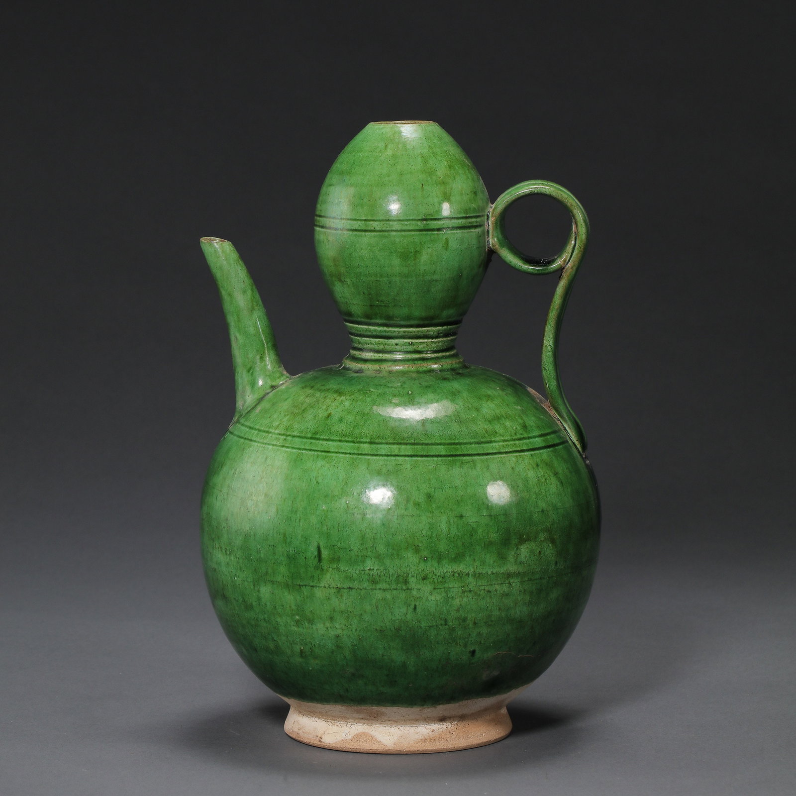 Chinese Liao Dynasty Green Glaze Gourd Ewer (1 of 8)