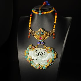 Chinese Qing Dynasty Silver Gilded Filigree Inlaid Gemstone Inlaid Hetian Jade Necklace