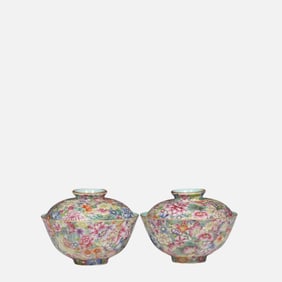 A pair of Chinese Qianlong-period enamel flower-patterned covered bowls