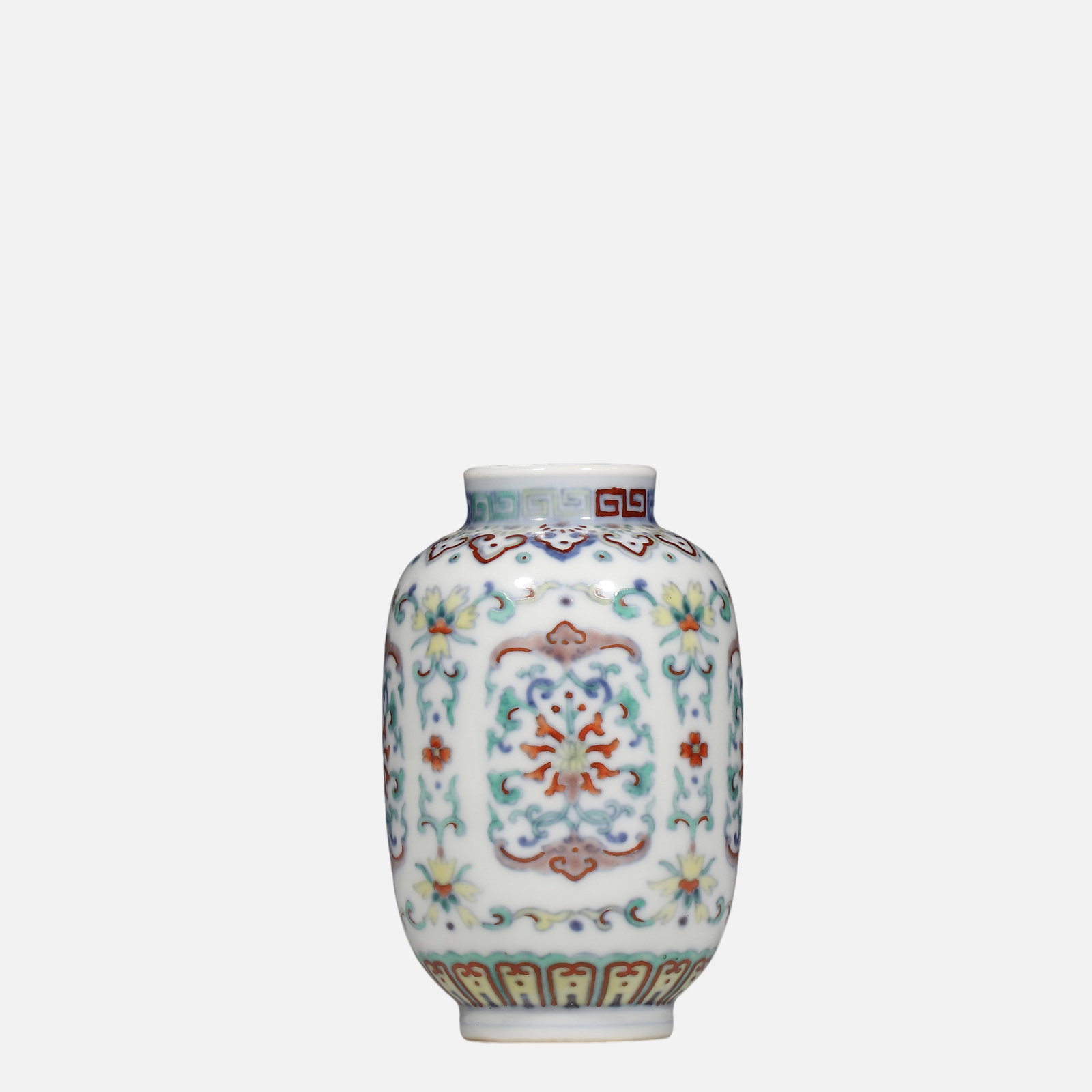 Chinese Qing Dynasty Yongzheng period famille rose flower pattern vase (1 of 9)
