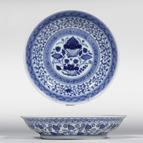Large blue and white plate from the Xuande period of the Ming Dynasty, China