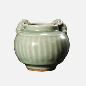 Chinese Southern Song Dynasty Longquan kiln green glaze double-handled jar