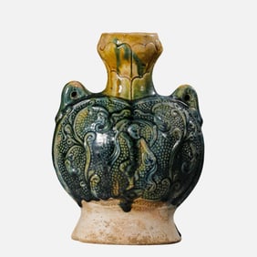 Chinese Tang Dynasty three-color double-handled flat pot