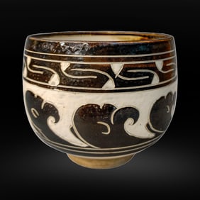 Chinese Northern Song Dynasty Cizhou kiln white ground black flower bowl