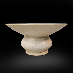 White glaze slag bucket from Gongxian kiln, Tang Dynasty, China