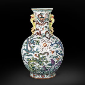 Chinese Qing Dynasty Qianlong period dragon pattern double-eared vase