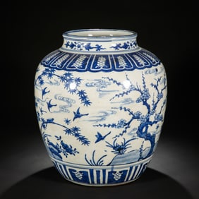 Chinese Ming Dynasty Blue and White Flower and Bird Pattern Jar