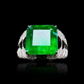 18K Gold Diamond Inlaid Black Onyx Natural Emerald Ring