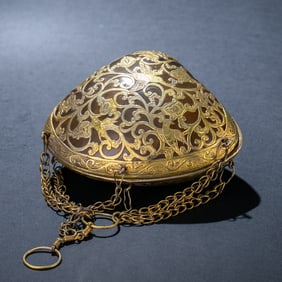 A gilded agate incense box from the Liao Dynasty, 10th century AD