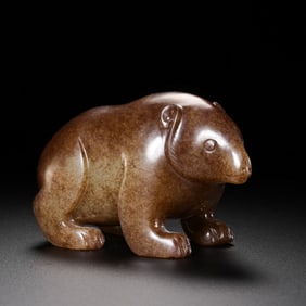 Hetian jade bear, Han Dynasty, 100-200 BC