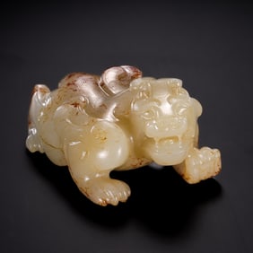 Hetian jade beast from the Han Dynasty, 100-200 BC