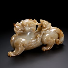 Hetian jade beast from the Han Dynasty, 100-200 BC