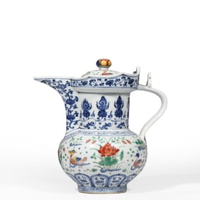 Ming Xuande Doucai official hat pot