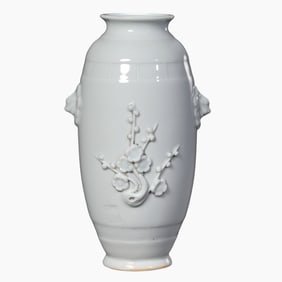 Sweet white glaze vase from the Ming Dynasty