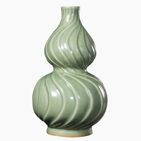 Longquan kiln gourd bottle from the Song Dynasty