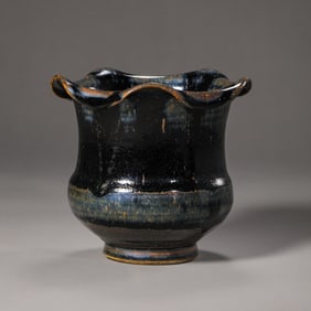 Lotus leaf-mouthed jar from Cizhou kiln in the Song Dynasty