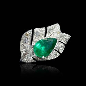 GUILD 18K gold diamond inlaid natural emerald ring