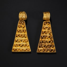 A PAIR OF PURE GOLD EARRINGS FROM ANCIENT GREECE, 800-1000 AD