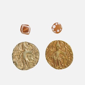 A SET OF KUSHAN GOLD COINS AND GEMSTONES, CIRCA 1ST CENTURY AD