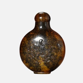 CHINESE QING DYNASTY HORN SNUFF BOTTLE