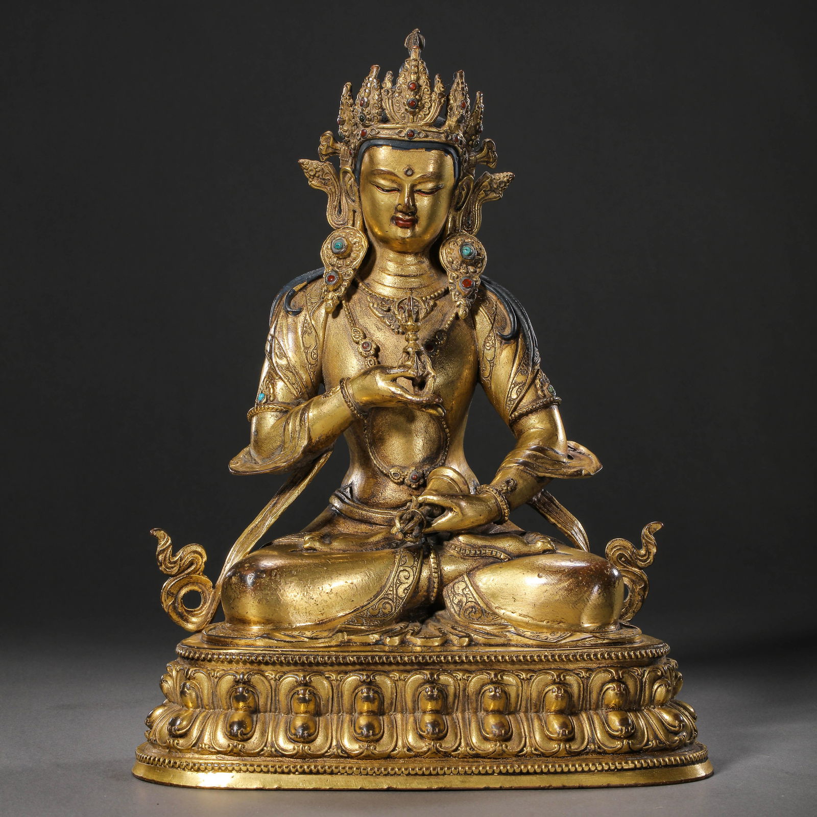 A CHINESE GILT-BRONZE STATUE OF A SEATED BUDDHA FROM THE QIANLONG PERIOD OF THE QING DYNASTY (1 of 12)