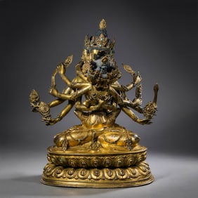 CHINESE MING DYNASTY GILT BRONZE SEATED BUDDHA