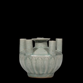 CHINESE SOUTHERN SONG DYNASTY LONGQUAN KILN GREEN GLAZE LOTUS PETAL PATTERN FIVE-HOLE VASE