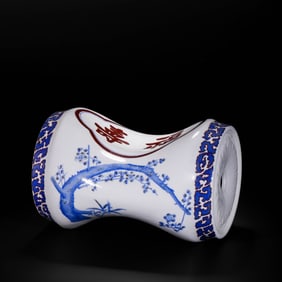 EARLY 20TH CENTURY MANCHURIAN WHITE PORCELAIN PILLOW