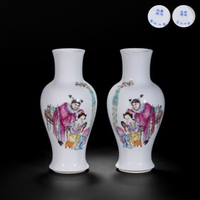 A PAIR OF EARLY 20TH CENTURY MANCHURIAN WHITE PORCELAIN WUCAI VASES