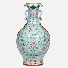 CHINESE QING DYNASTY JIAQING PERIOD FAMILLE ROSE DRAGON PATTERN DOUBLE-HANDLED FLOWER MOUTH VASE