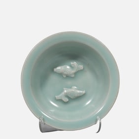 CHINESE SOUTHERN SONG DYNASTY LONGQUAN KILN CELADON DOUBLE FISH BASIN