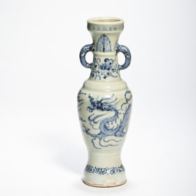 CHINESE YUAN DYNASTY BLUE AND WHITE DRAGON PATTERN DOUBLE-HANDLED PAN-MOUTH VASE
