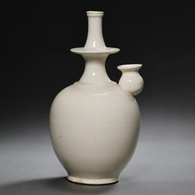WHITE PORCELAIN JAR FROM THE XING KILN, TANG DYNASTY, CHINA
