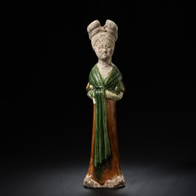 CHINESE TANG DYNASTY TRI-COLOR FIGURINES OF LADIES